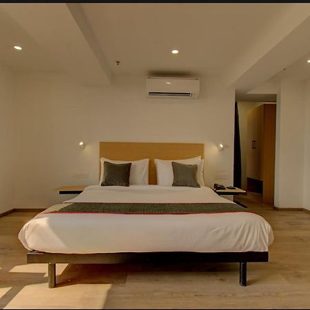 Shagun Hotel Vadodara Ngoại thất bức ảnh