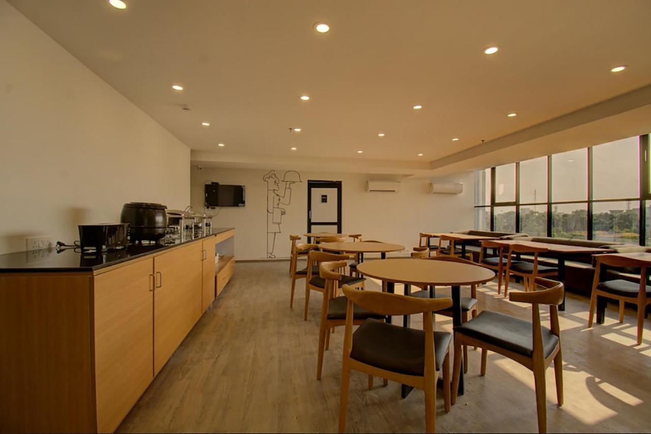 Shagun Hotel Vadodara Ngoại thất bức ảnh
