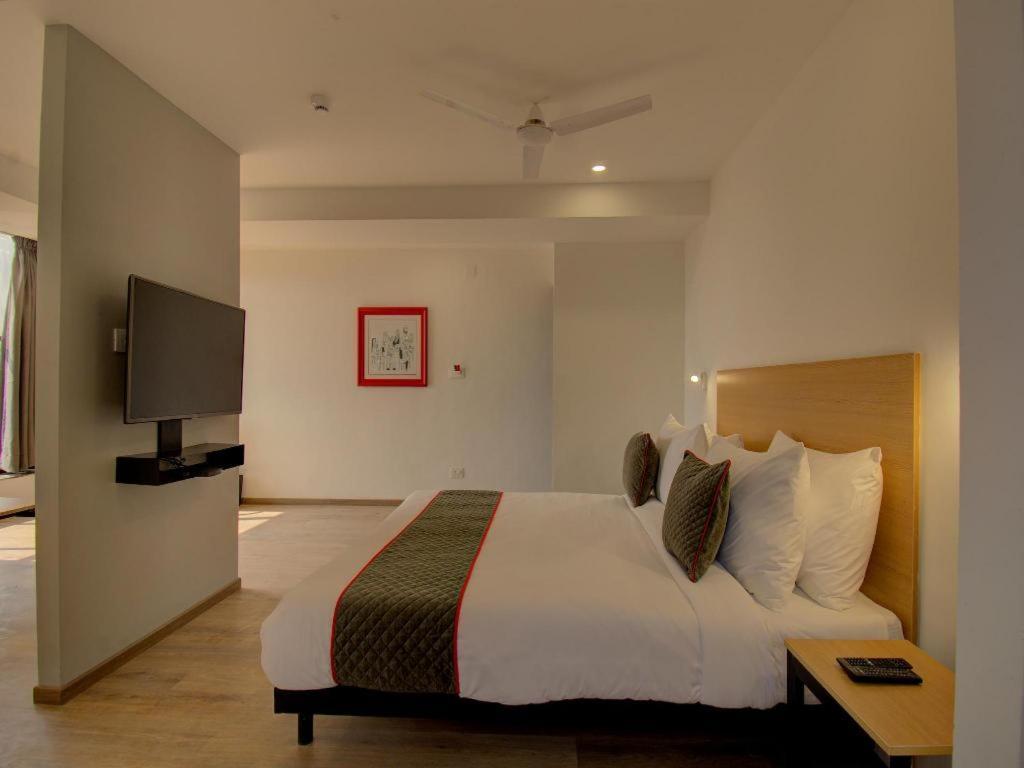 Shagun Hotel Vadodara Ngoại thất bức ảnh