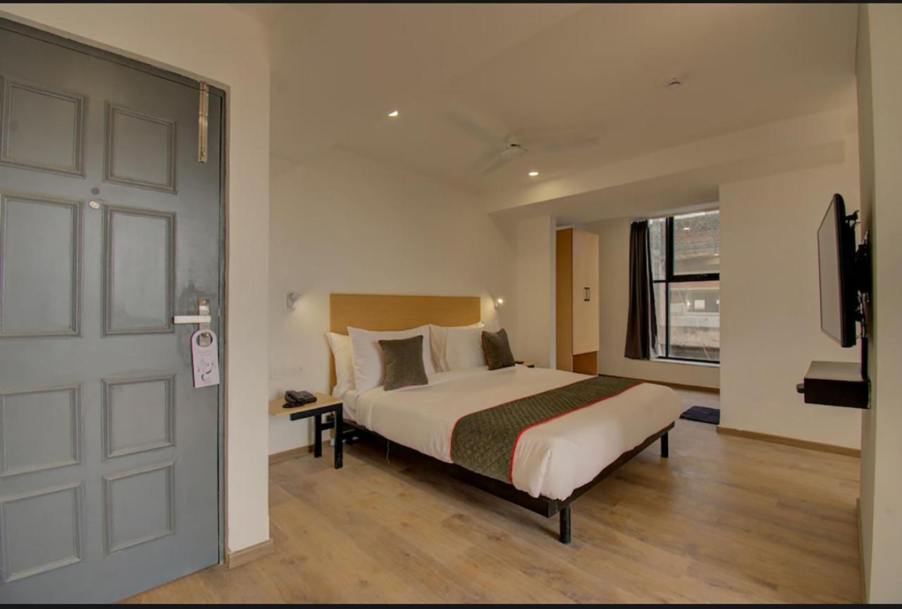 Shagun Hotel Vadodara Ngoại thất bức ảnh