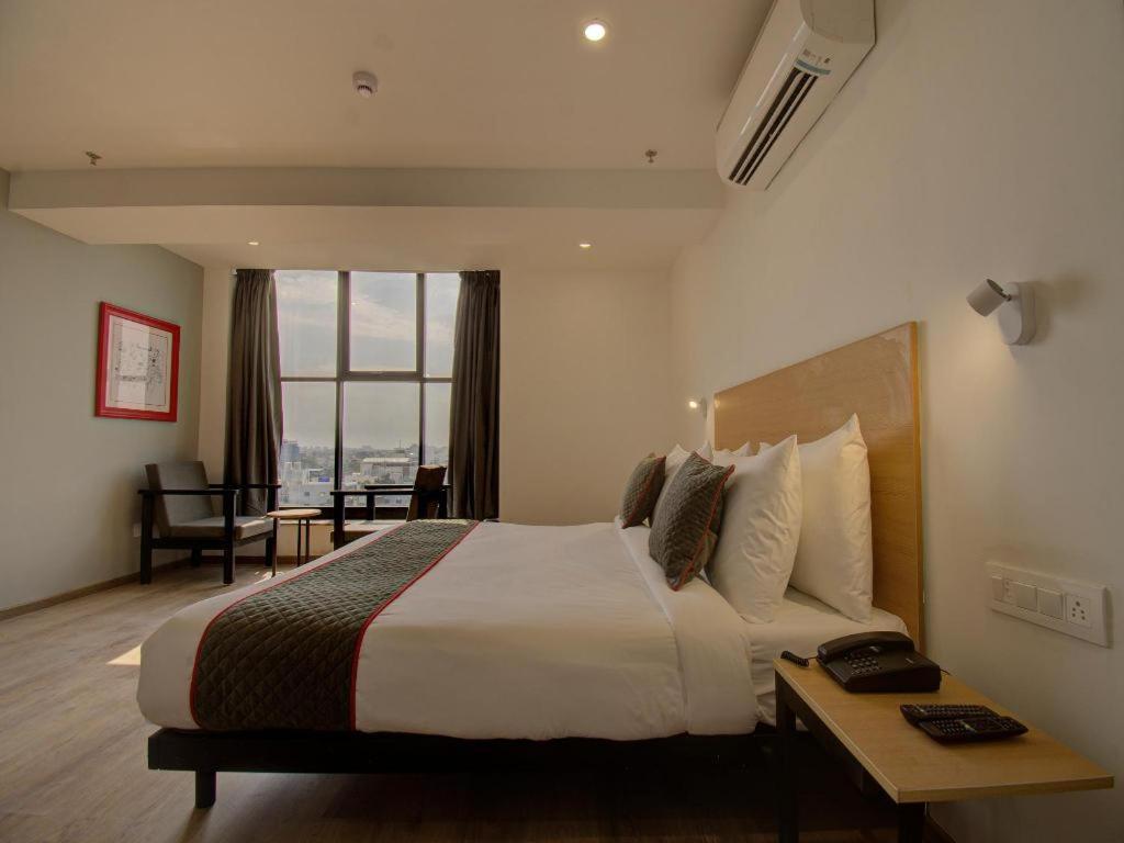 Shagun Hotel Vadodara Ngoại thất bức ảnh