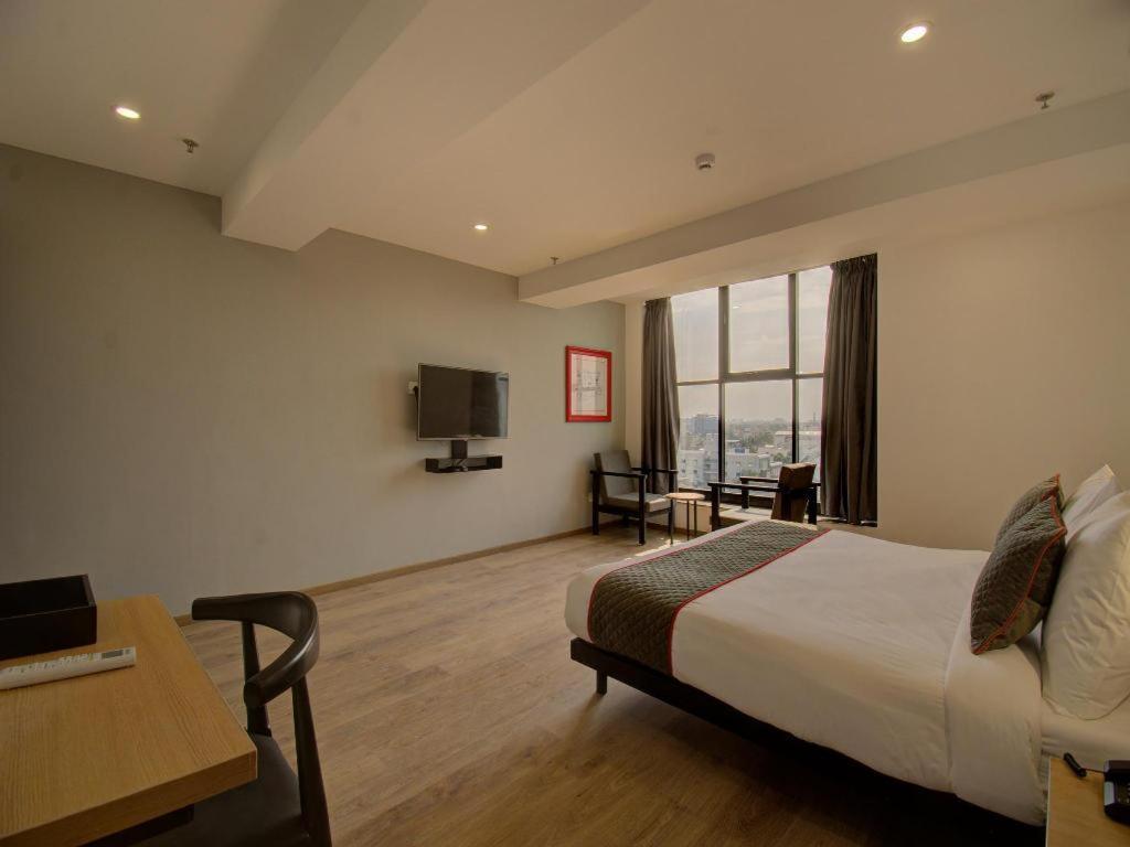 Shagun Hotel Vadodara Ngoại thất bức ảnh