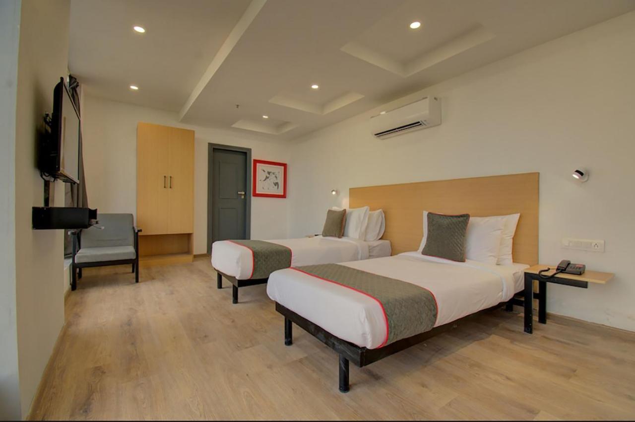 Shagun Hotel Vadodara Ngoại thất bức ảnh