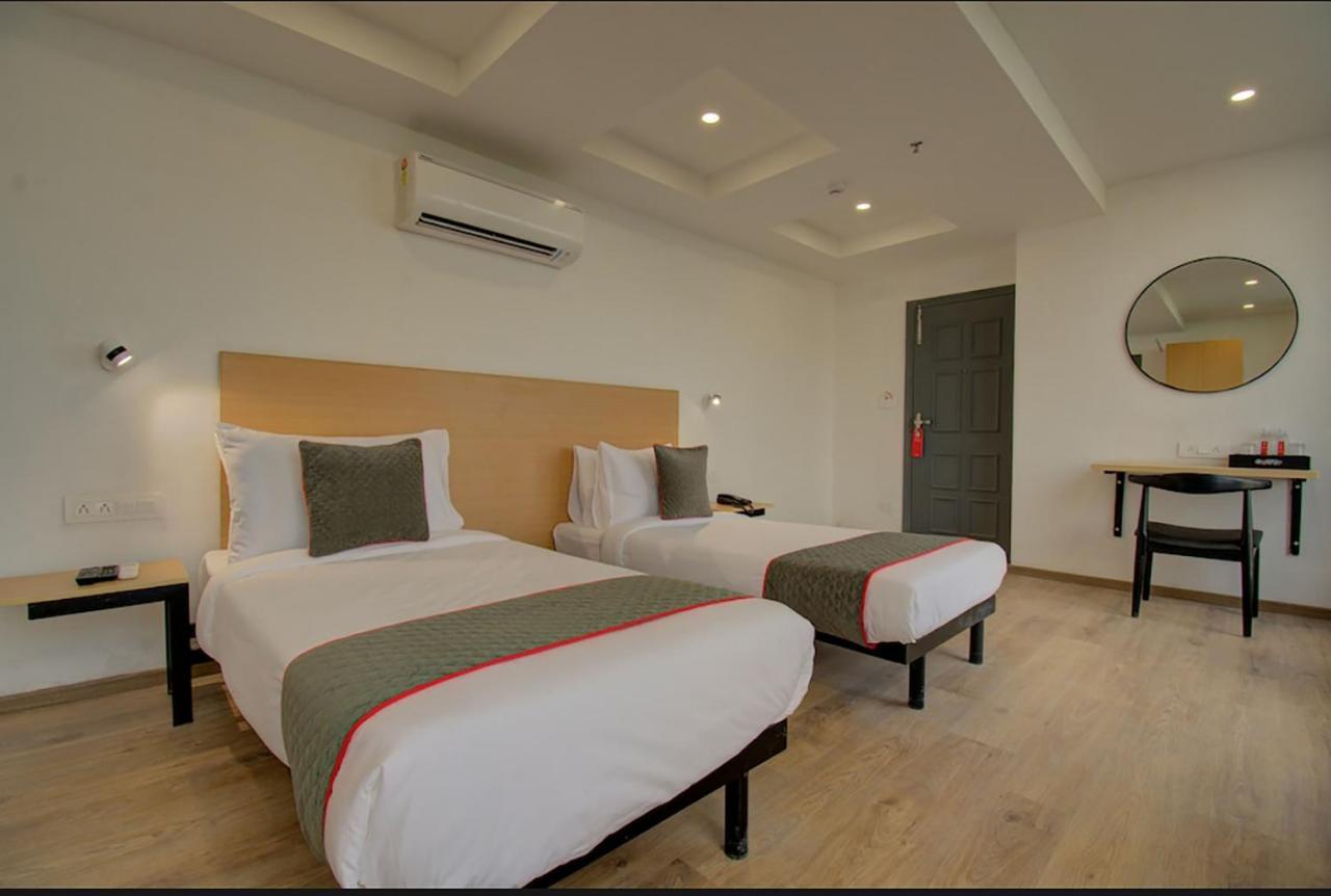 Shagun Hotel Vadodara Ngoại thất bức ảnh